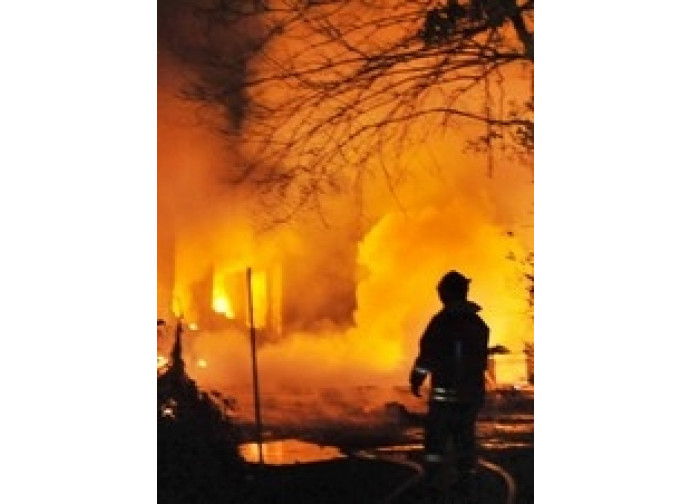campo rom a torino dato alle fiamme campo rom a torino dato alle fiamme
